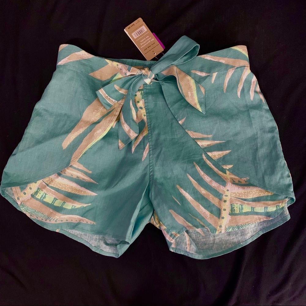 Patagonia Island Garden Shorts in Dam Blue NWT